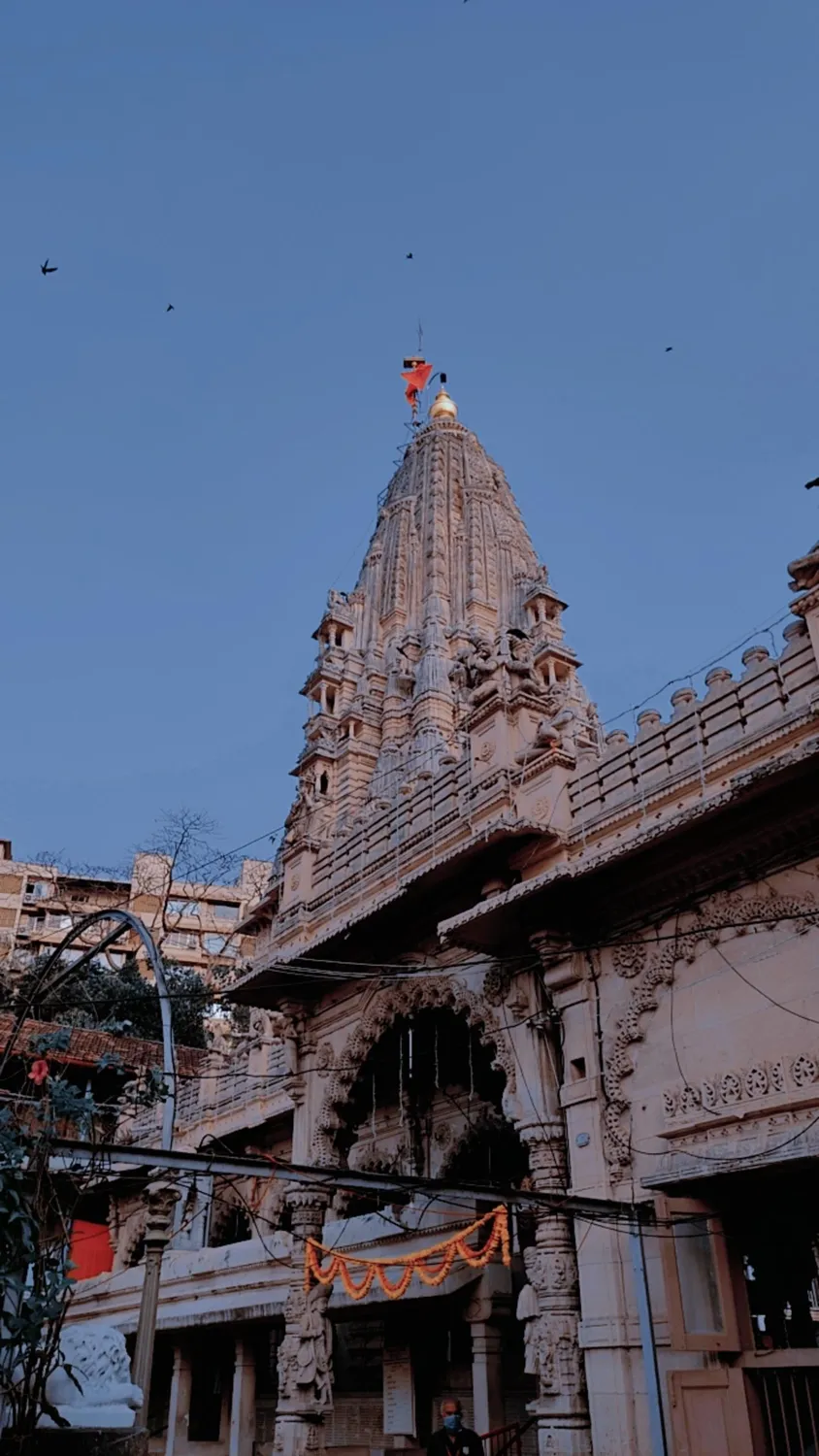 Babulnath Temple — photograph 3