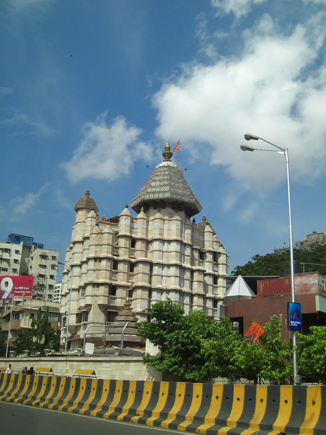 Shree Siddhivinayak Temple — photograph 1